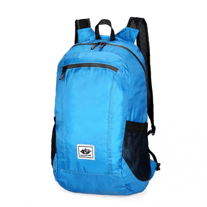 Lightweight, waterproof folding backpack (16 L )