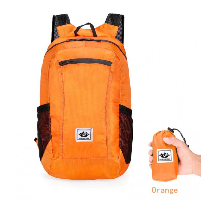 Lightweight, waterproof folding backpack (16 L )