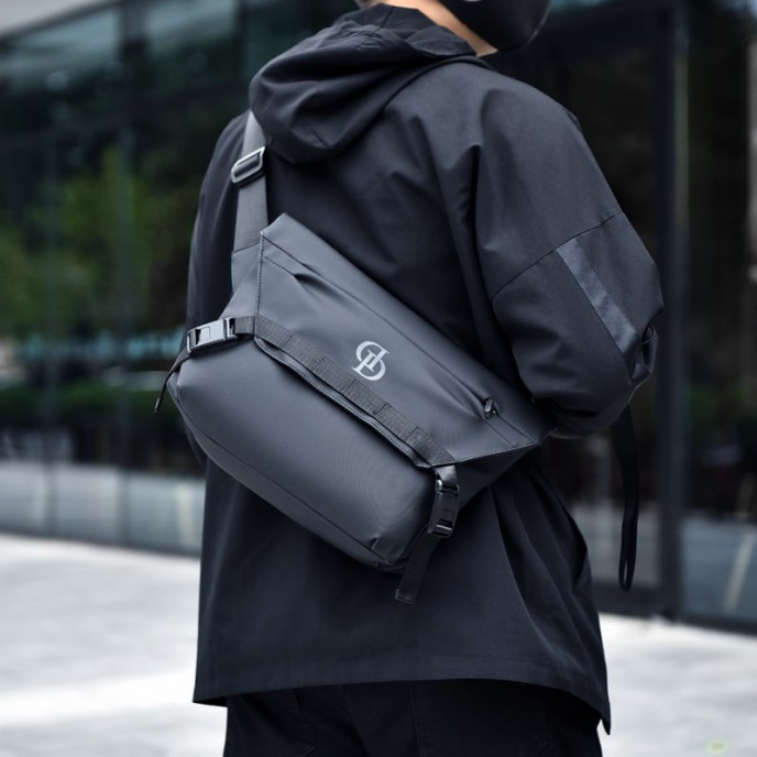 New retro crossbody bag